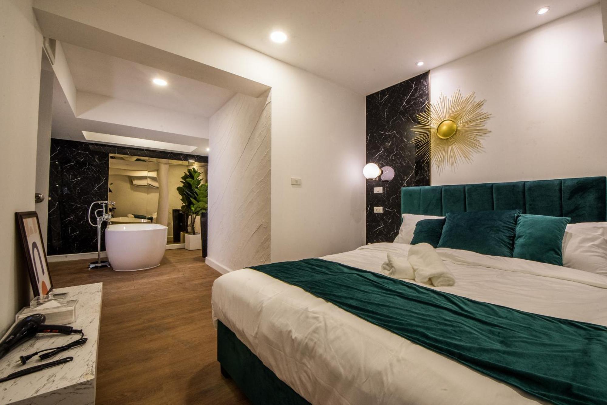 Theme Boutique Hotel Bangkok Makkasan Room photo
