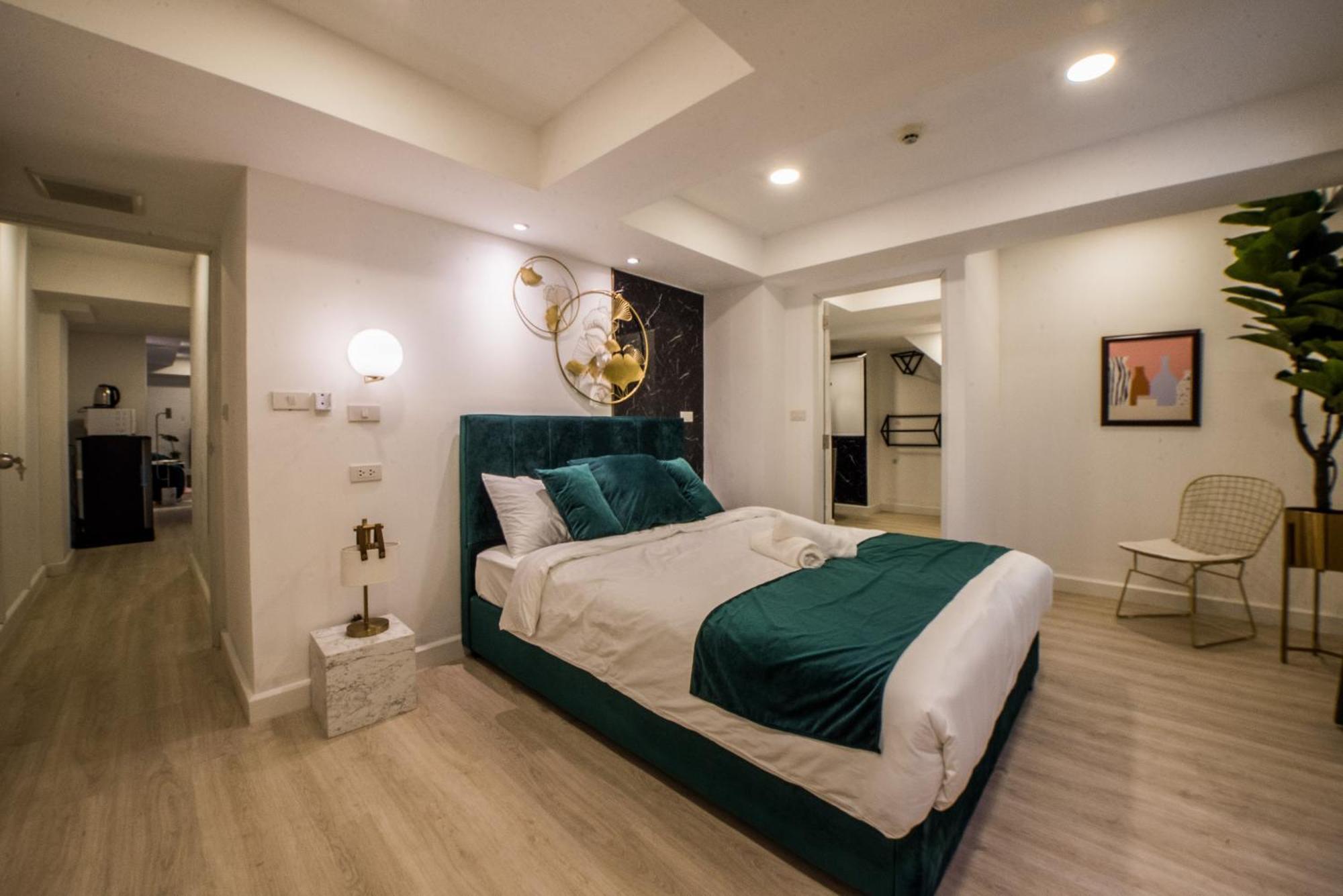 Theme Boutique Hotel Bangkok Makkasan Room photo