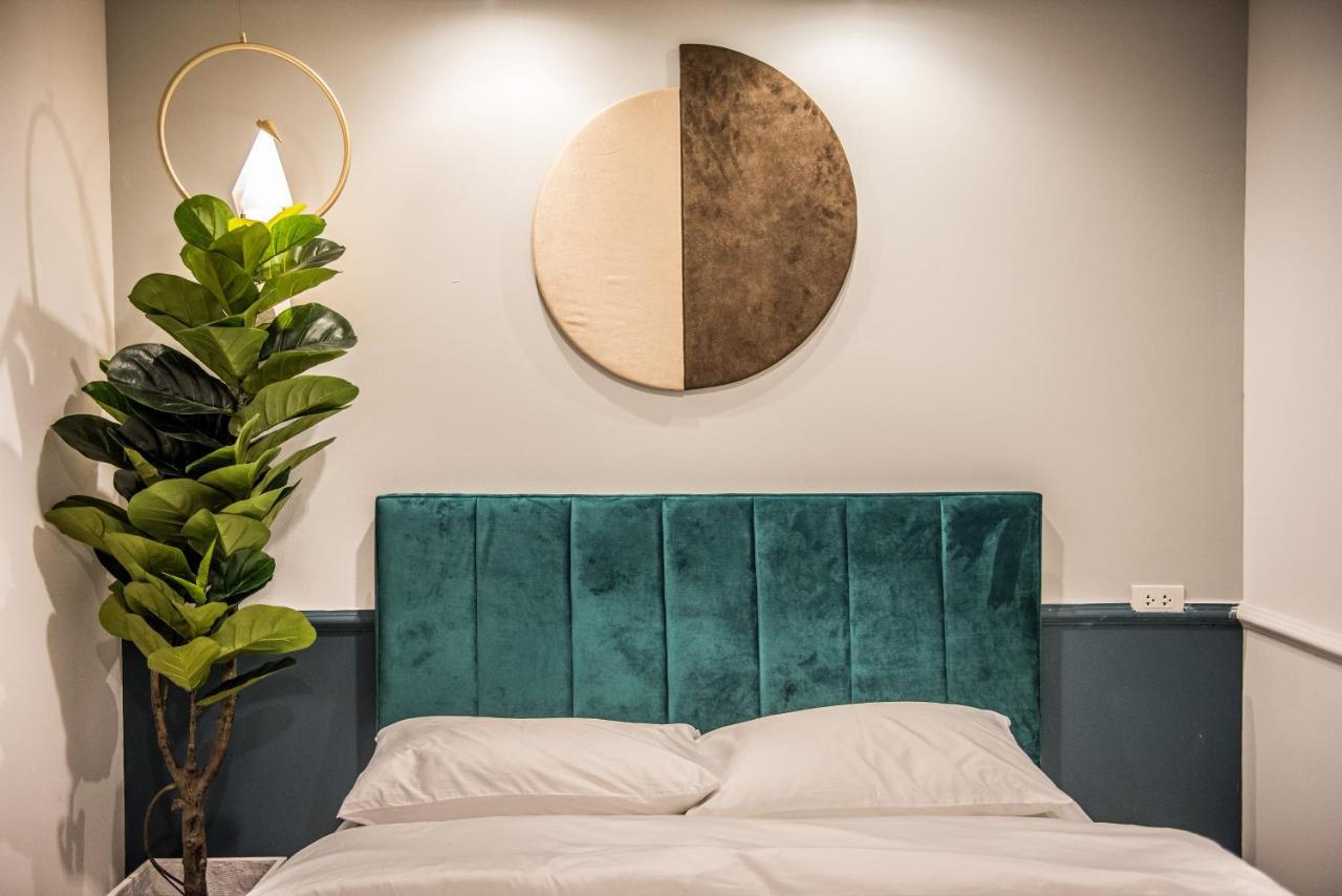 Theme Boutique Hotel Bangkok Makkasan Exterior photo